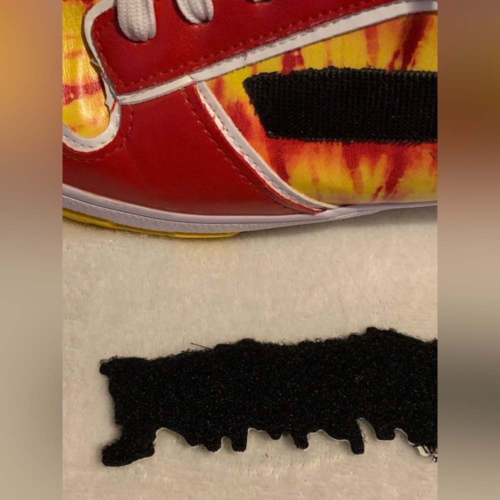 Hulk Hogan HULKAMANIA Red & Yellow WWE Size 13 Shoes - Picture 6 of 16